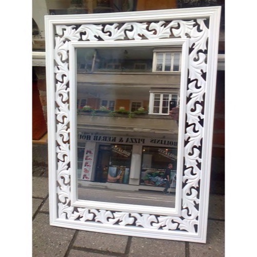 Hvidt spejl blomsterranke 60x80cm - Se flere Hvide spejle