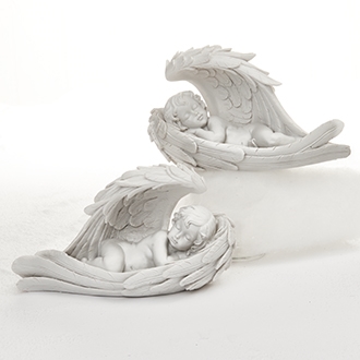 Engel sovende i vinge af fjer